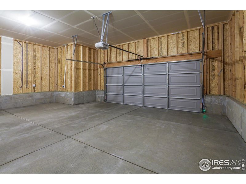 OVERSIZED GARAGE OVERSIZED GARAGE