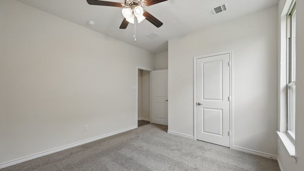 Spacious, unfurnished interior of a new home in Lakewood Trails, Forney (Image 29).