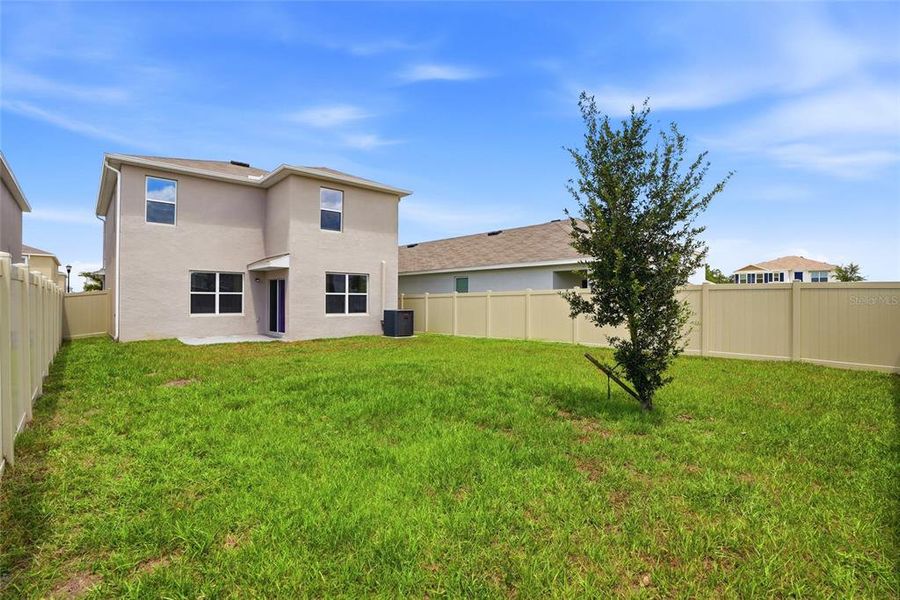 Exterior details and patio area of a home in , Wesley Chapel (Image 27).
