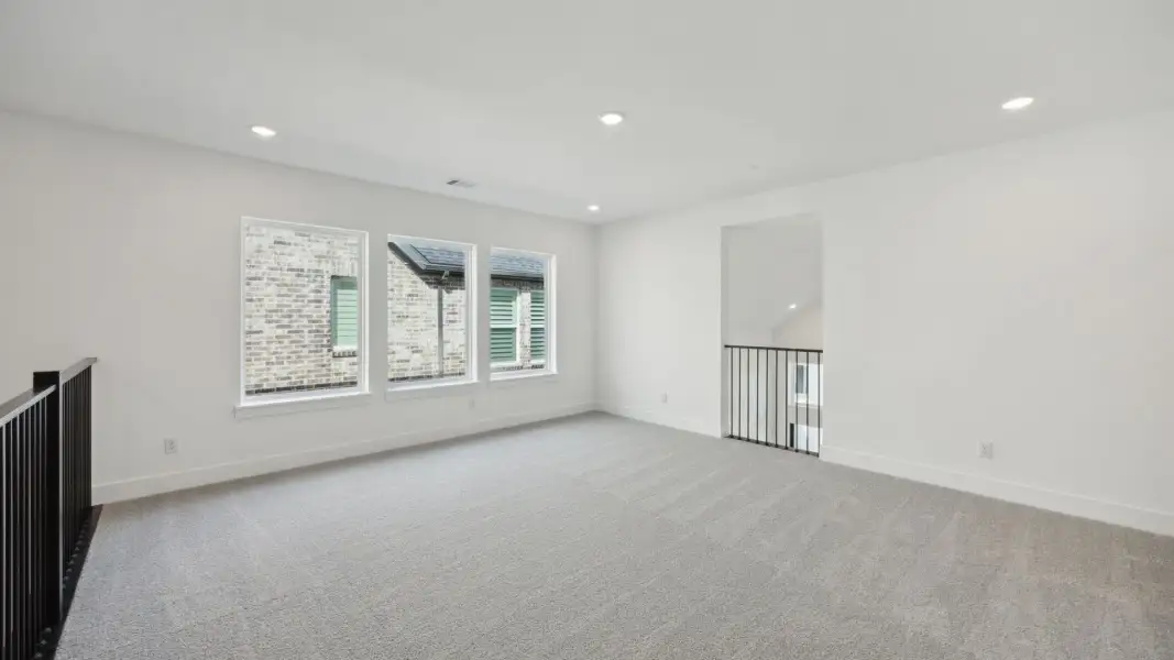 Spacious, unfurnished interior of a new home in Painted Tree 50' Series, McKinney (Image 18).
