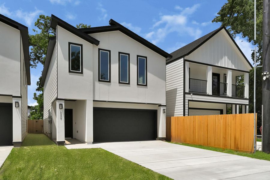 Front exterior of a new home in , Houston, TX, highlighting curb appeal (Image 20).