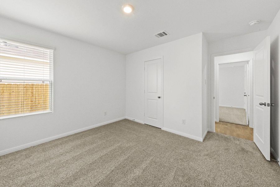 Spacious, unfurnished interior of a new home in , San Marcos (Image 27).