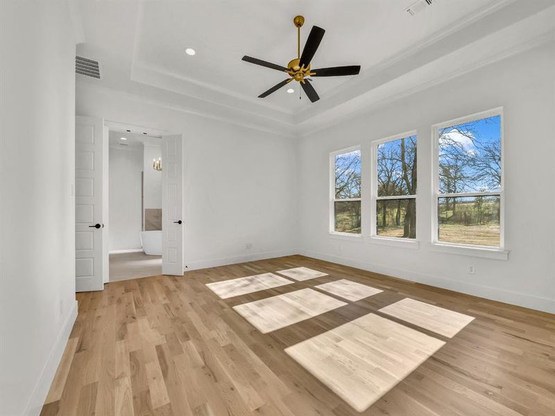 Spacious, unfurnished interior of a new home in , Weatherford (Image 33).