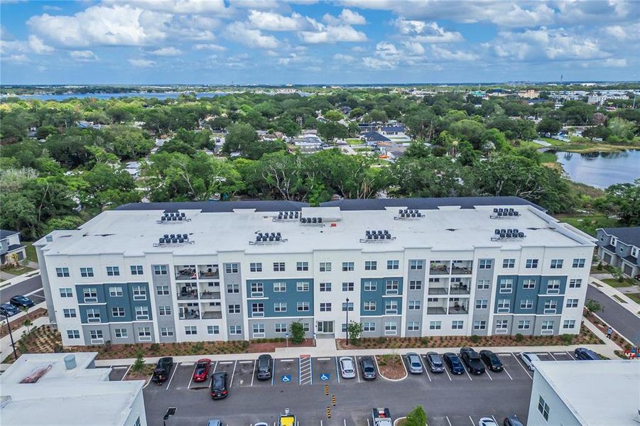 Condo located in Orlando, FL showcasing its design and architecture (Image 23).