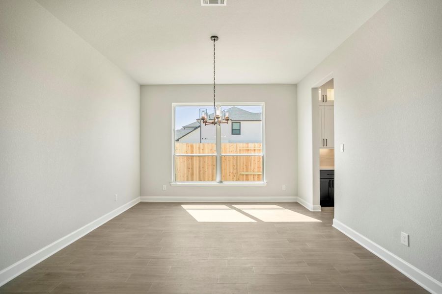 Spacious, unfurnished interior of a new home in Jordan Ranch 70' Lots, Fulshear (Image 35).