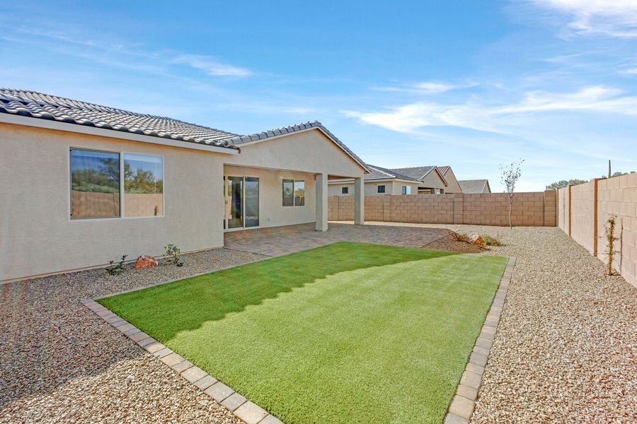Exterior details and patio area of a home in Montelena, Marana (Image 2).