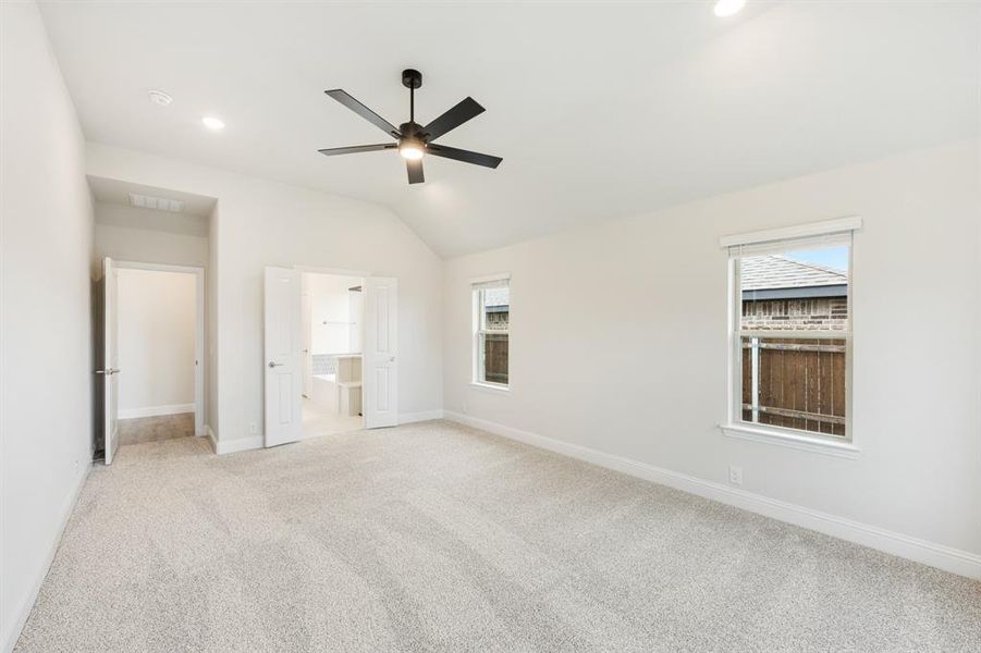 Spacious, unfurnished interior of a new home in Star Ranch, Godley (Image 33).