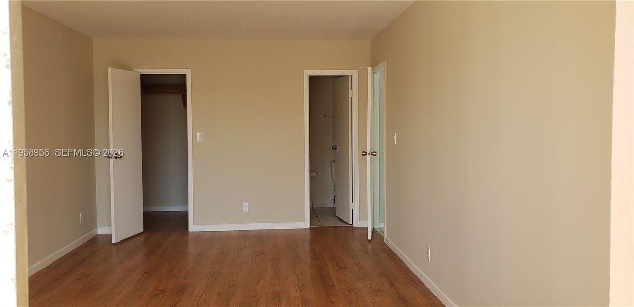 Spacious, unfurnished interior of a new home in , Hallandale Beach (Image 11).