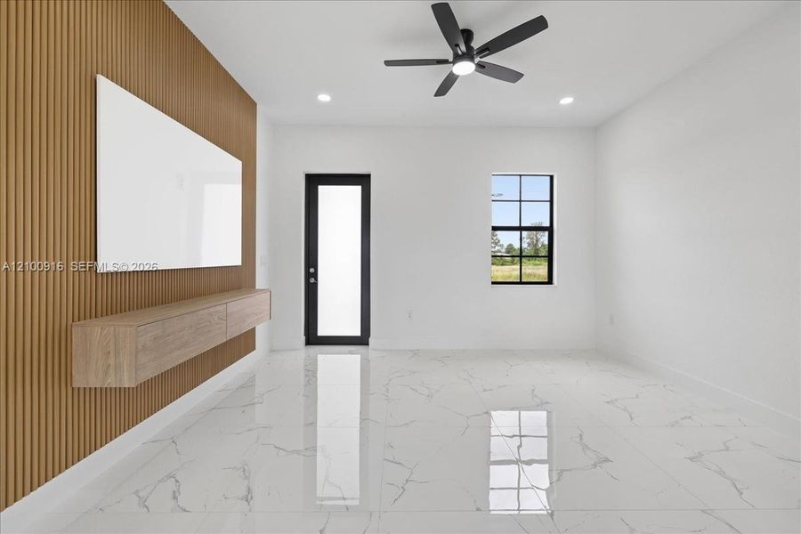 Spacious, unfurnished interior of a new home in , Lehigh Acres (Image 22).