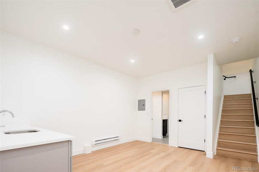 Image 33 of a home in .