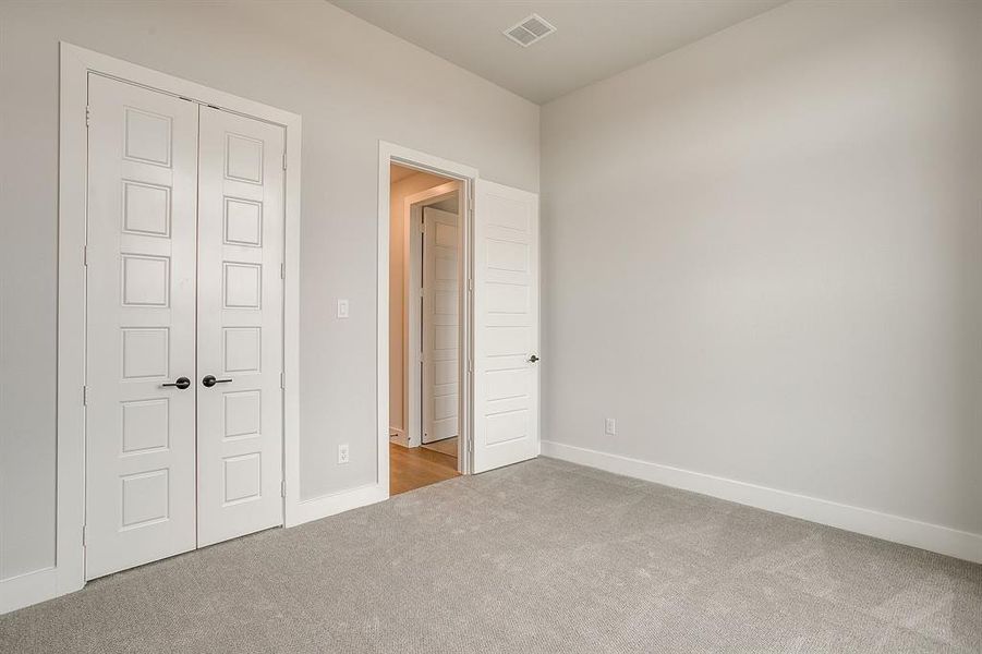 Spacious, unfurnished interior of a new home in Talon Hills, Fort Worth (Image 29).