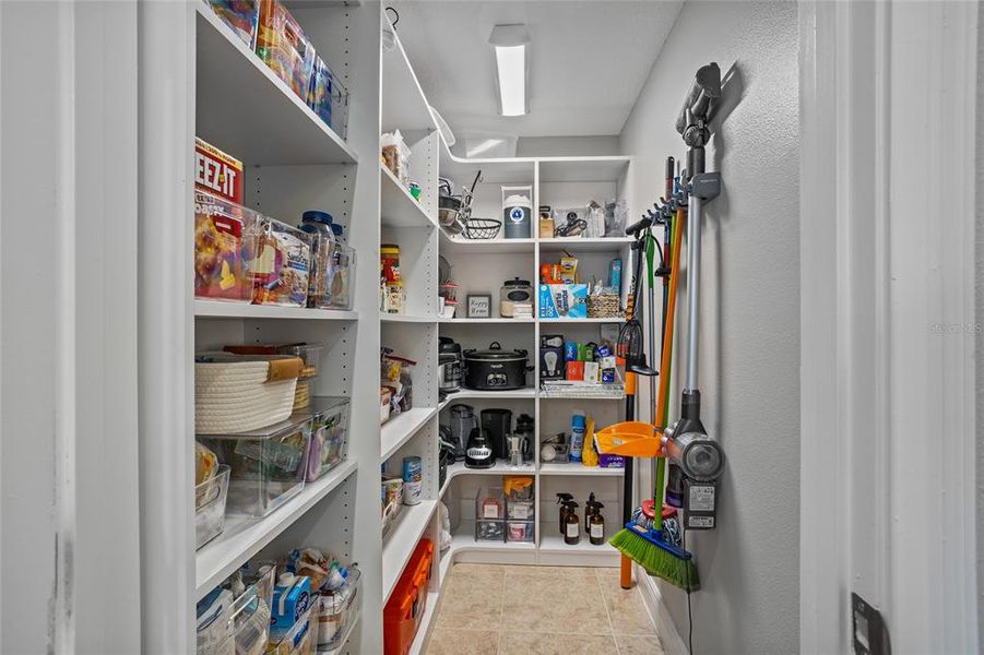 Furnished interior view inside a new home in , Orlando (Image 8).