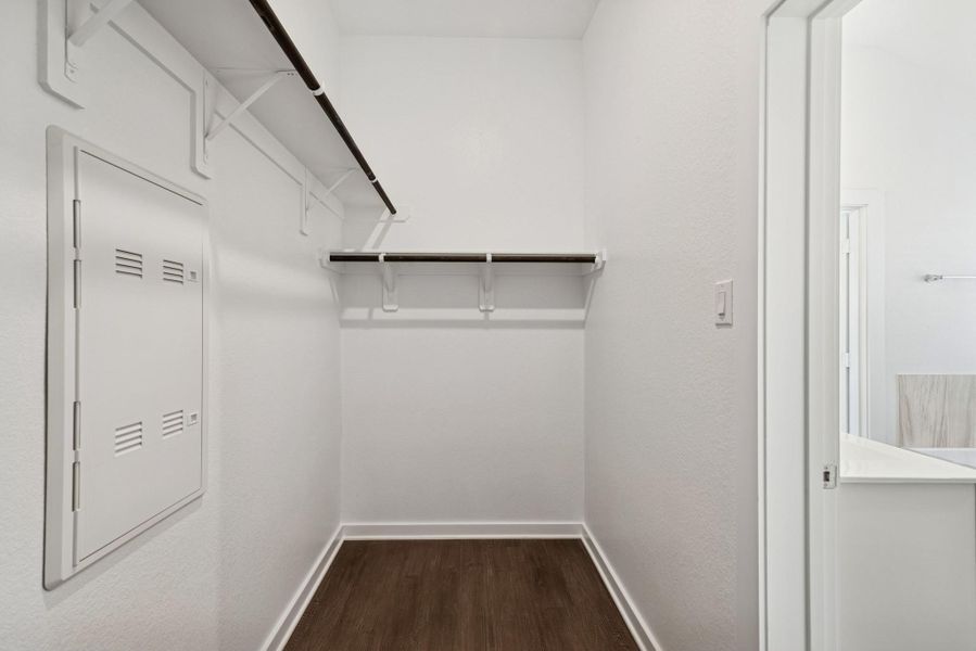 Spacious, unfurnished interior of a new home in Summerview, Fulshear (Image 14).