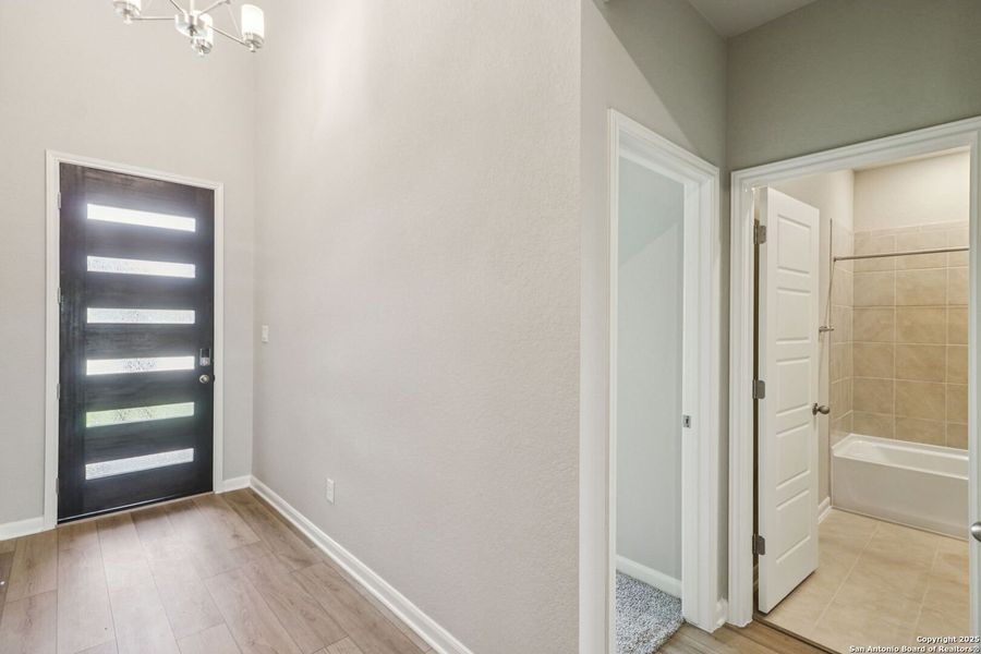 Spacious, unfurnished interior of a new home in Arcadia Ridge - Classic Series, San Antonio (Image 43).