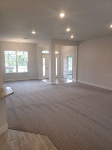 Spacious, unfurnished interior of a new home in Royal Highlands, Weeki Wachee (Image 10).
