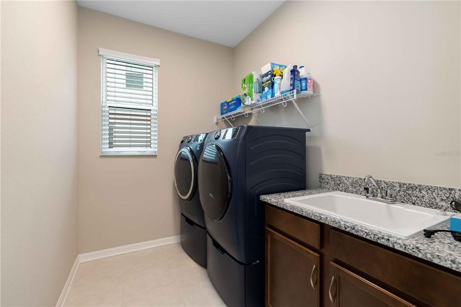 Furnished interior view inside a new home in , Lakewood Ranch (Image 37).