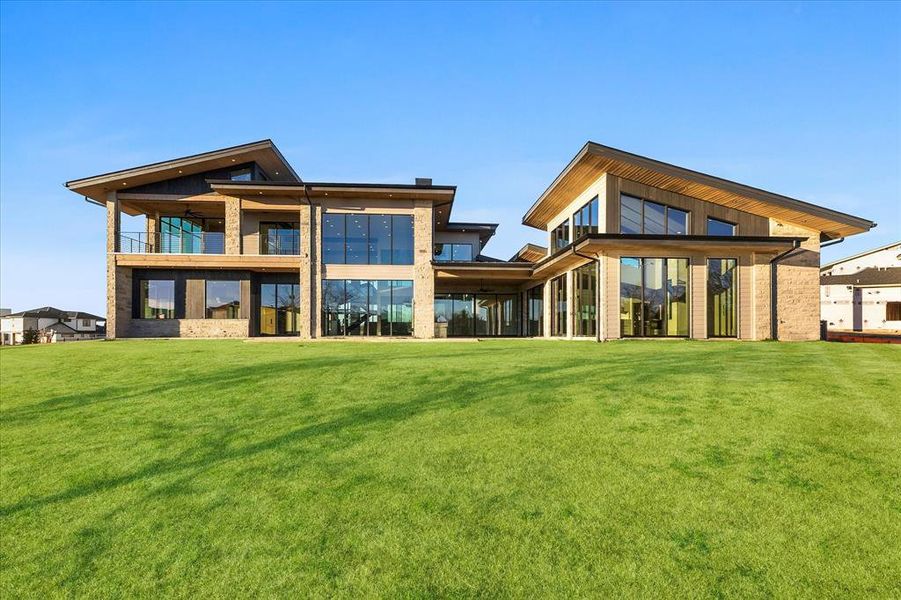 Image 33 of a home in .