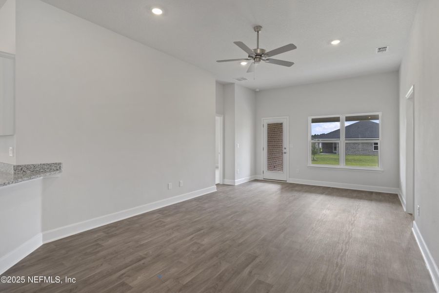 Spacious, unfurnished interior of a new home in Shadow Crest at Rolling Hills, Green Cove Springs (Image 12).