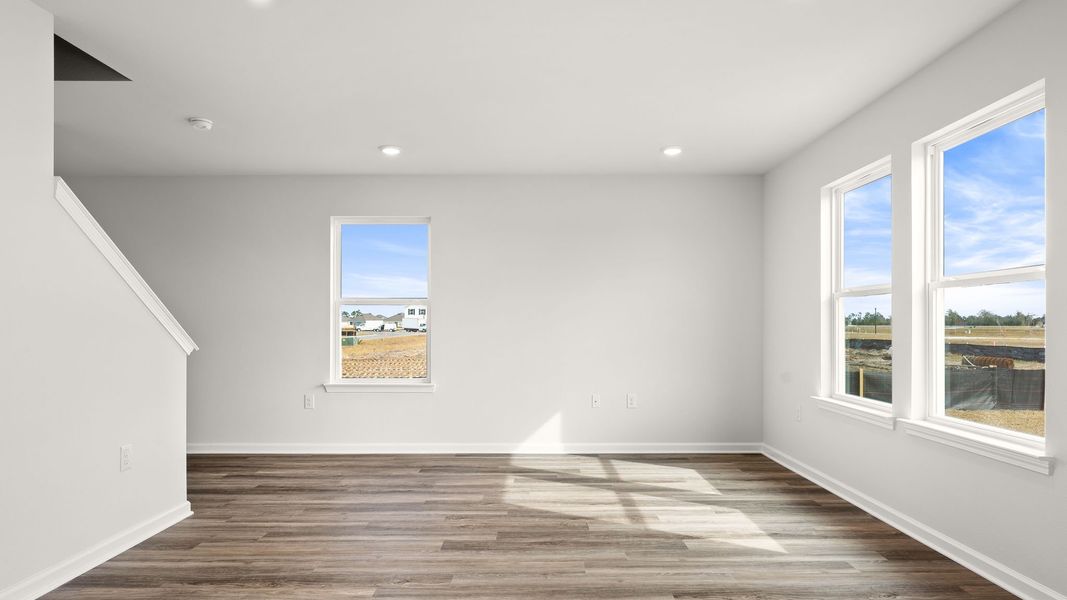 Spacious, unfurnished interior of a new home in Hodges Bayou Plantation, Panama City (Image 18).
