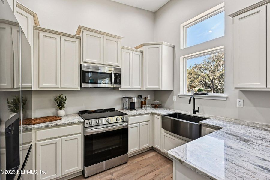 Furnished interior view inside a new home in , Middleburg (Image 4).