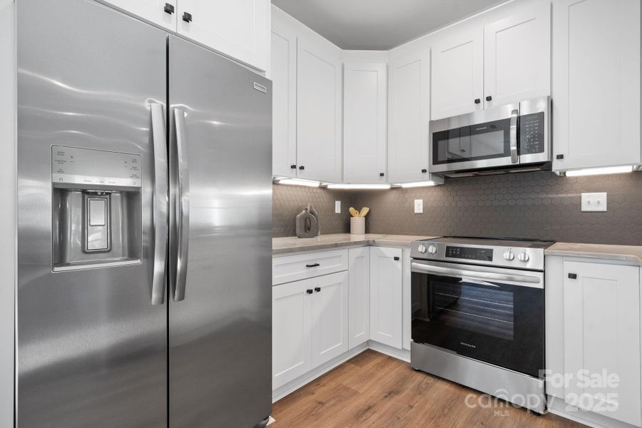 Furnished interior view inside a new home in , Hickory (Image 10).
