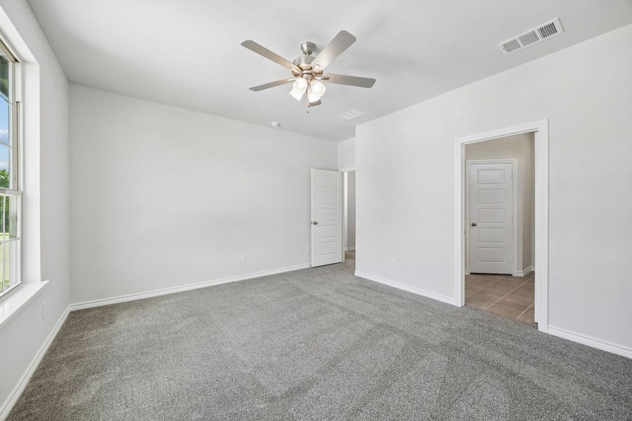 Spacious, unfurnished interior of a new home in Eagle Cove, Denton (Image 27). Spacious, unfurnished interior of a new home in Eagle Cove, Denton (Image 27).