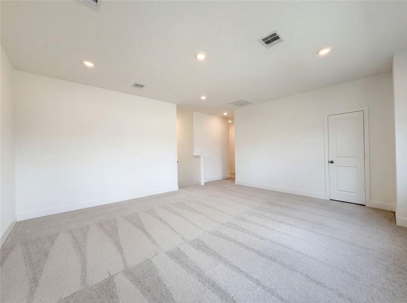 Spacious, unfurnished interior of a new home in , Porter (Image 23).