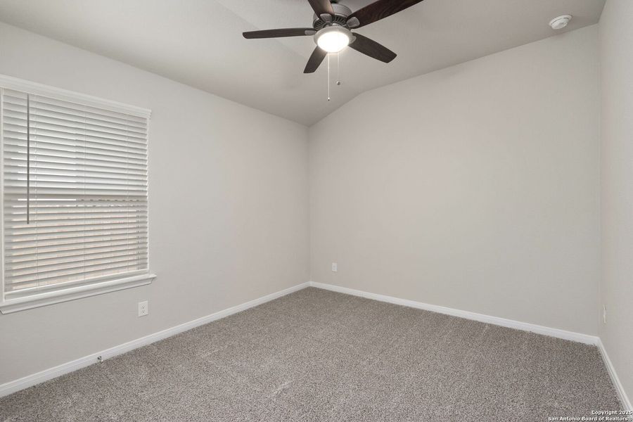 Spacious, unfurnished interior of a new home in Lark Canyon, New Braunfels (Image 18).