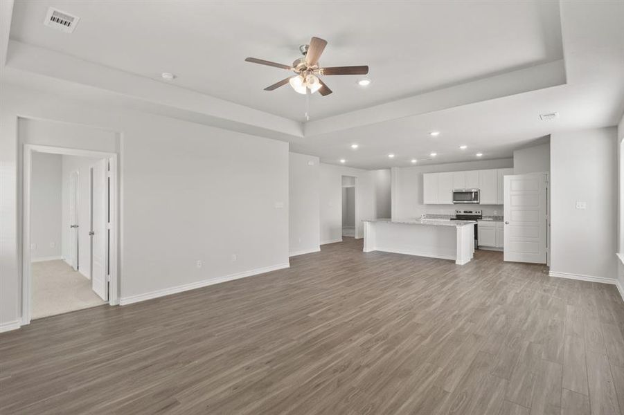 Spacious, unfurnished interior of a new home in Retreat at Fossil Creek, Fort Worth (Image 13). Spacious, unfurnished interior of a new home in Retreat at Fossil Creek, Fort Worth (Image 13).