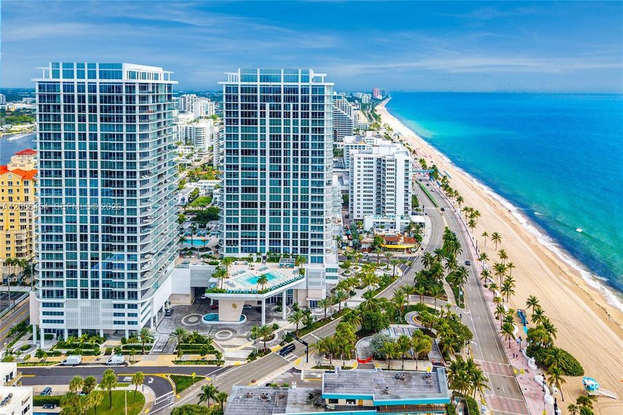 Condo located in Fort Lauderdale, FL showcasing its design and architecture (Image 29).