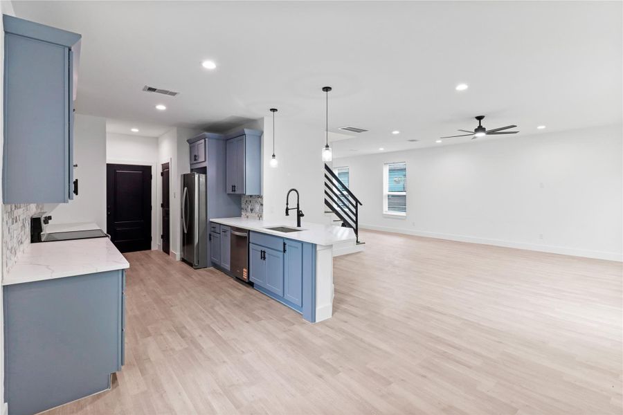 Spacious, unfurnished interior of a new home in , Houston (Image 29).