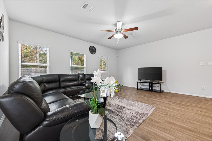 Furnished interior view inside a new home in , Tomball (Image 16).