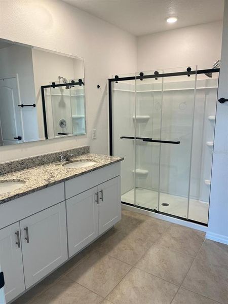 Furnished interior view inside a new home in Kindred, Kissimmee (Image 7).