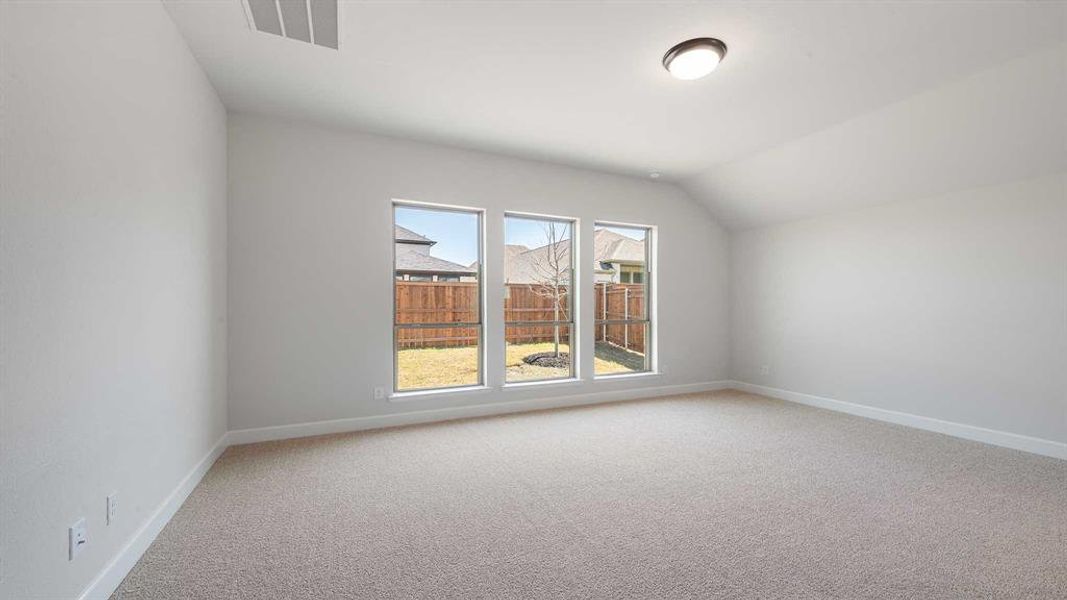 Spacious, unfurnished interior of a new home in Cambridge Crossing, Celina (Image 16).