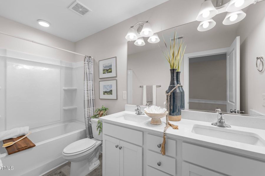 25-web-or-mls-_1075847 25-web-or-mls-_1075847