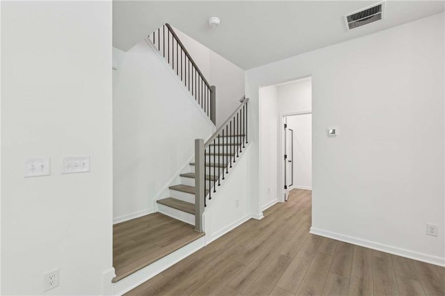 Spacious, unfurnished interior of a new home in Creekside, Dawsonville (Image 28).