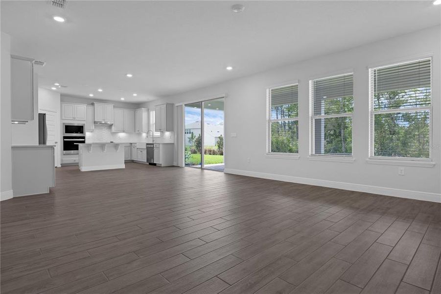 Spacious, unfurnished interior of a new home in Waterleigh, Winter Garden (Image 38).
