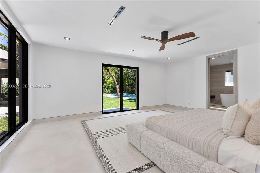 Furnished interior view inside a new home in , Hollywood (Image 49).