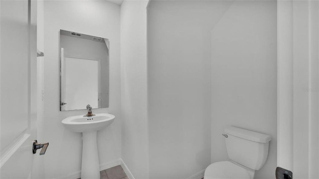 Furnished interior view inside a new home in , Bartow (Image 18).