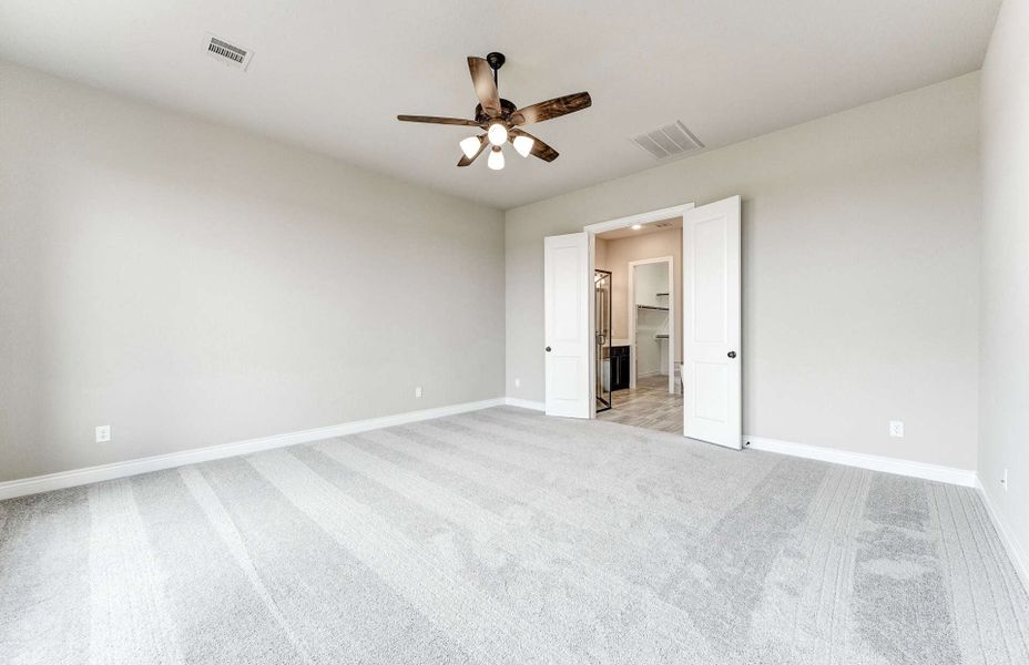 Spacious, unfurnished interior of a new home in Bridgeland 60′, Cypress (Image 30).