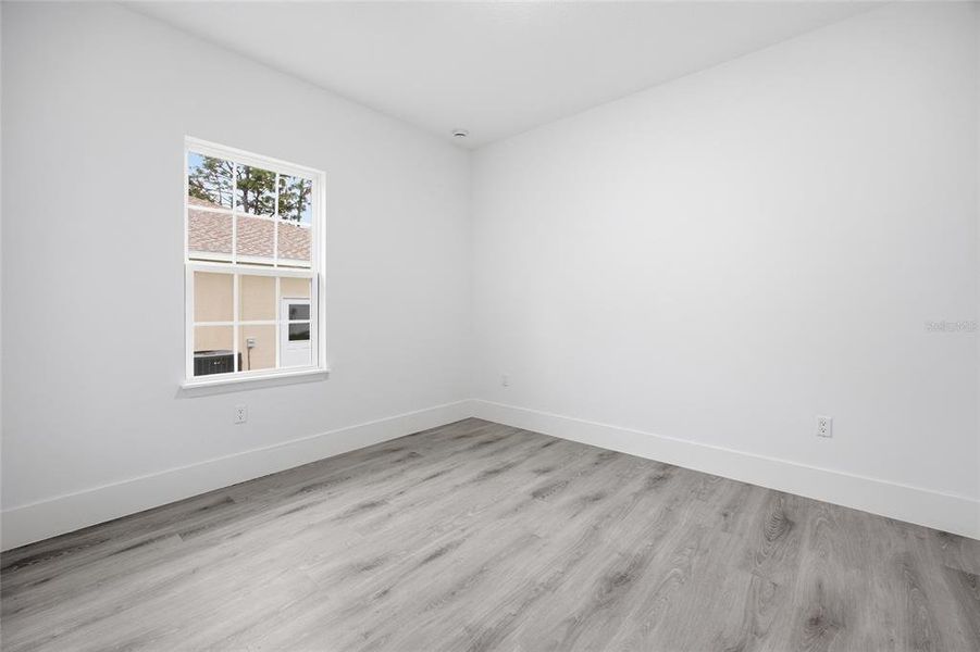 Spacious, unfurnished interior of a new home in , Citrus Springs (Image 13).