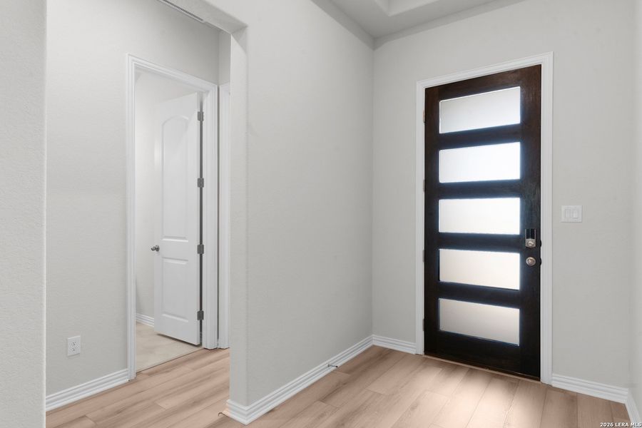 Spacious, unfurnished interior of a new home in The Crossvine, Schertz (Image 12).