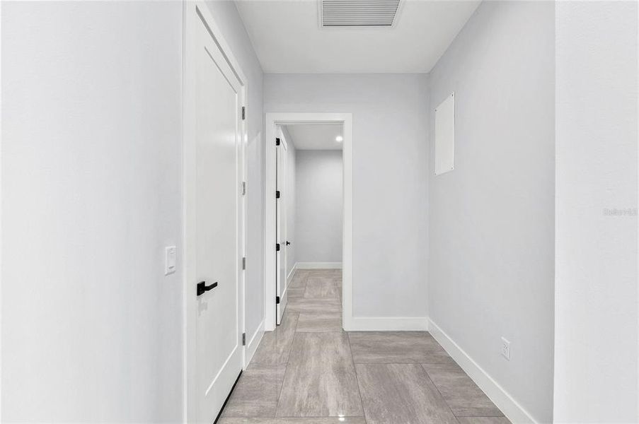 Spacious, unfurnished interior of a new home in , Palmetto (Image 39).