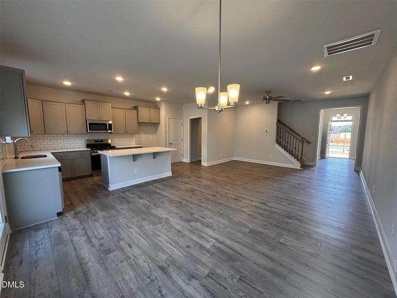 97DB91C7-E5E8-41BB-9E6D-98EDF56C1E18