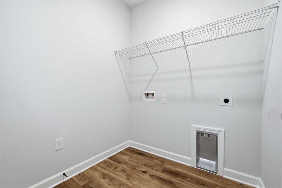 Spacious, unfurnished interior of a new home in Barton's Bend, Crestview (Image 39).