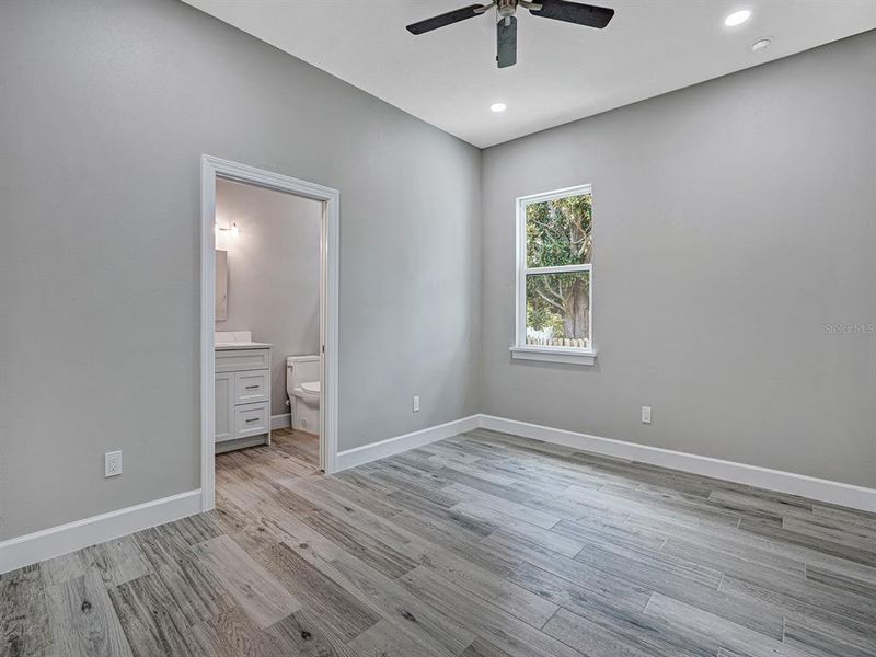 Spacious, unfurnished interior of a new home in , Safety Harbor (Image 20).