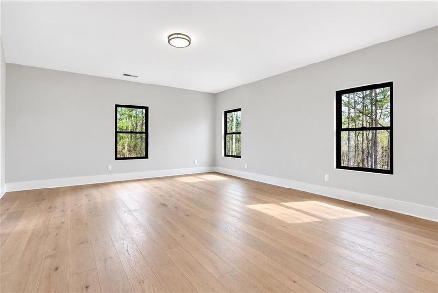 Spacious, unfurnished interior of a new home in , Milton (Image 26).