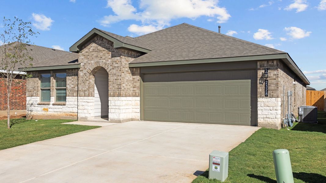 Representative exterior photo of a completed home built from the The Lakeway by D.R. Horton in Abbey Glen, Lubbock, TX (Image 2).