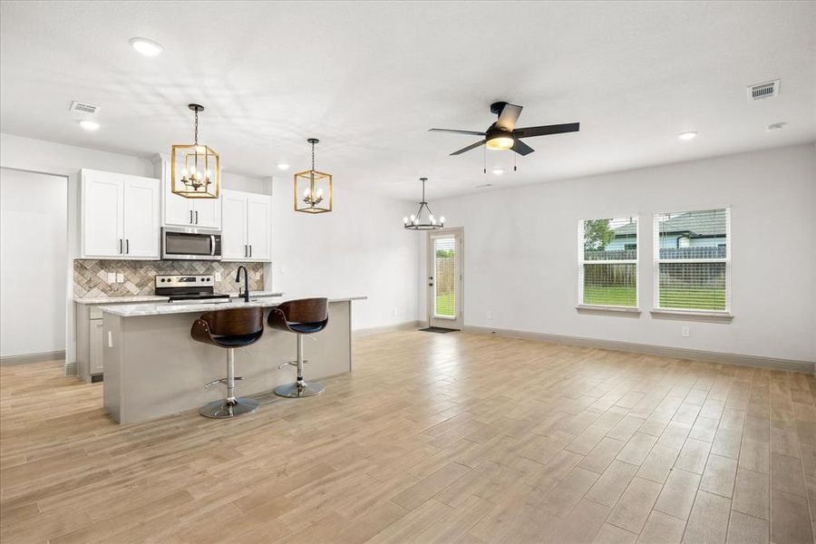 Furnished interior view inside a new home in Canyon Creek, Granbury (Image 6).