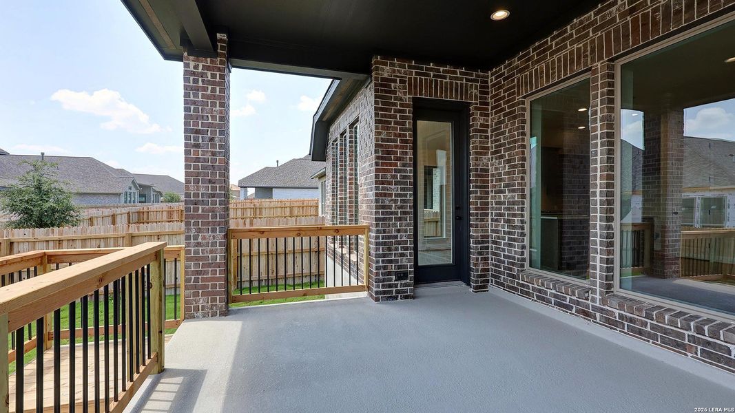 Exterior details and patio area of a home in Arcadia Ridge, San Antonio (Image 3).